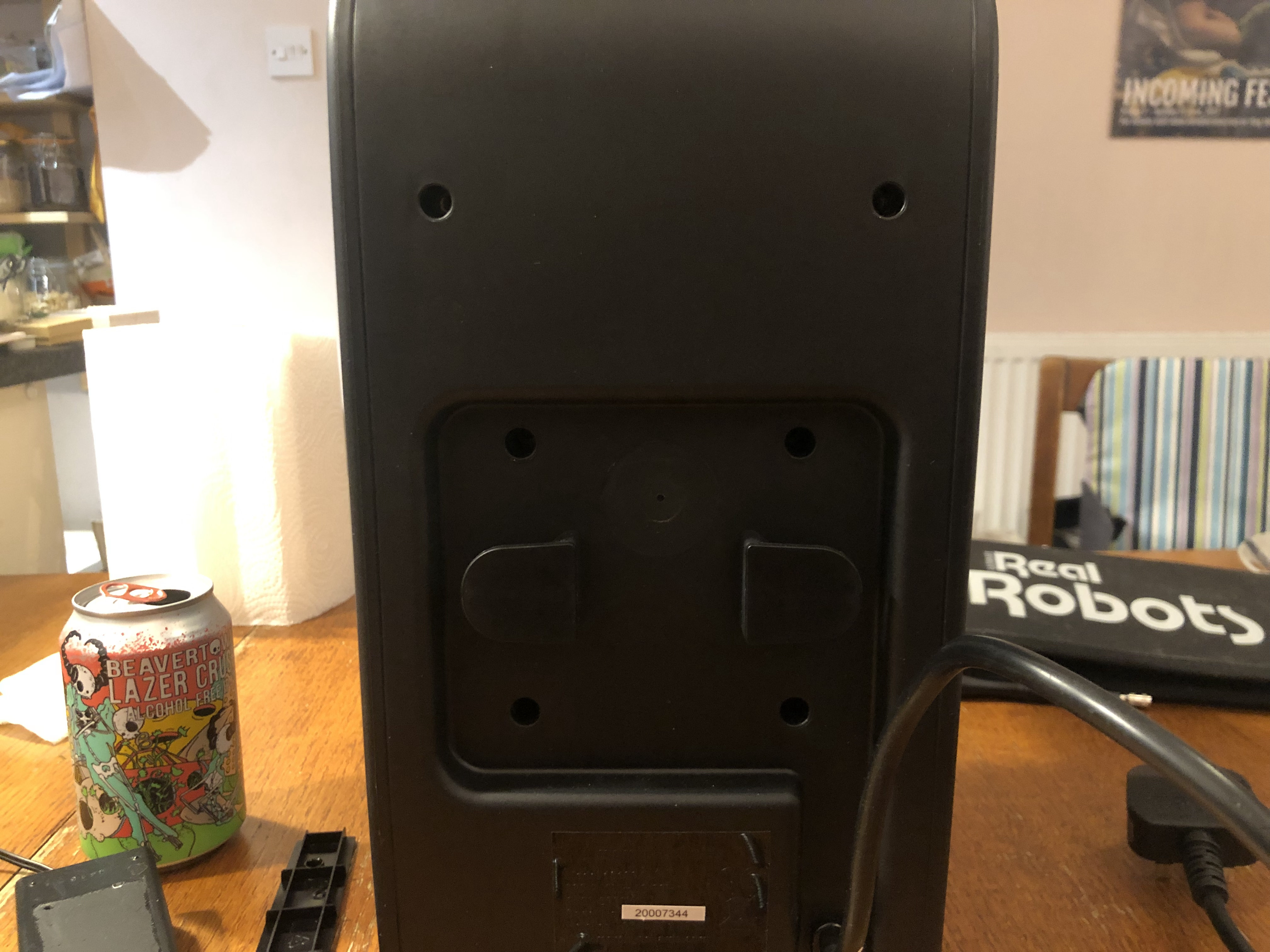 6 holes on the back of the unit
